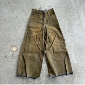 Wide-Leg Brown Jeans